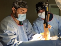La cirugía de muñeca por artroscopia es útil en la cirugía de reconstrucción de ligamentos o la inestabilidad de muñeca.